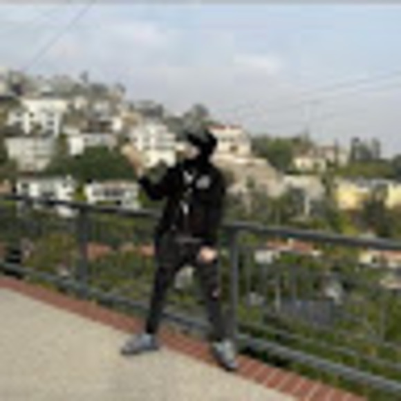 Meet your Posher, Chris - Picture 1 of 1